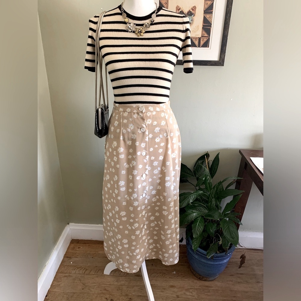 Vintage Beige Floral Daisy Skirt